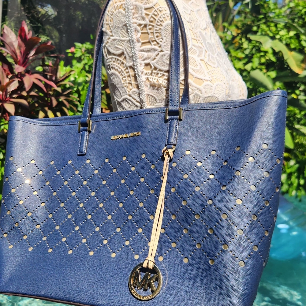 Michael Kors Violet Navy Blue and Gold leather Tote. Gorgeous shoulder tote!